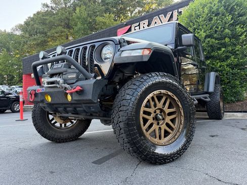 Used 2021 Jeep Gladiator Rubicon w/ Trailer Tow Package AWD/4WD image 2