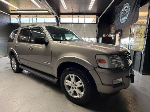 Used 2008 Ford Explorer XLT AWD/4WD image 3