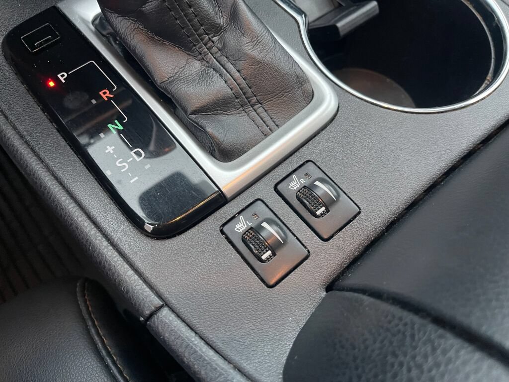 Used 2019 Toyota Highlander XLE AWD/4WD image 17