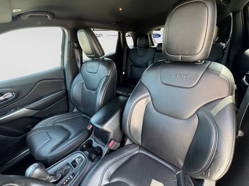Used 2019 Jeep Cherokee High Altitude AWD/4WD image 19
