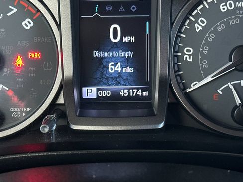 Used 2021 Toyota Tacoma TRD Sport AWD/4WD image 24