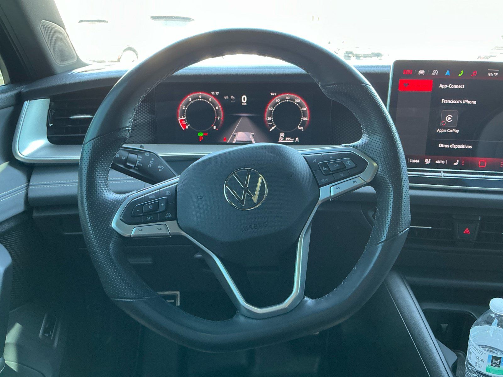 Used 2025 Volkswagen Tiguan SE R-Line AWD/4WD image 9