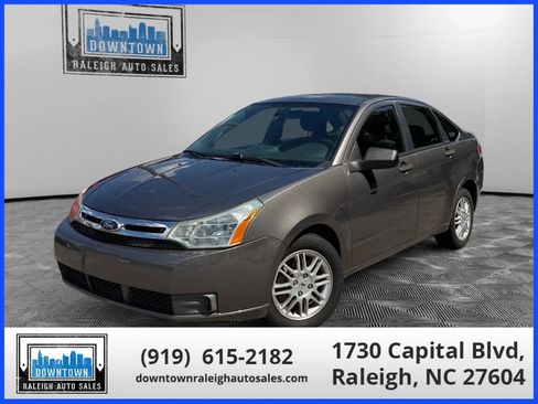Used 2010 Ford Focus SE FWD image 1