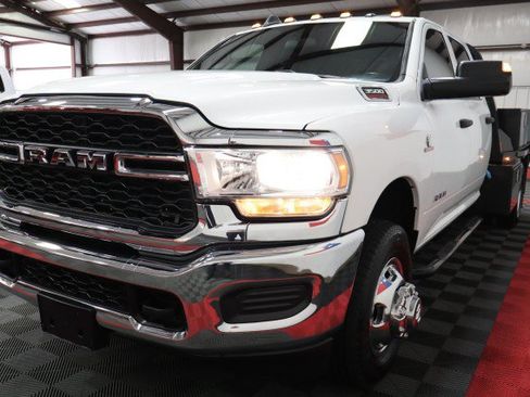 Used 2022 RAM 3500 Tradesman w/ Chrome Appearance Group AWD/4WD image 33