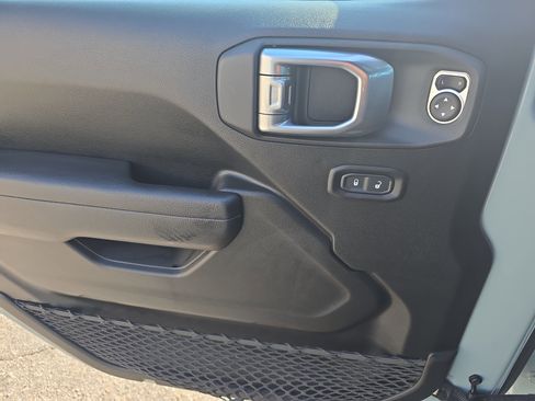 Used 2024 Jeep Wrangler Sport S image 29