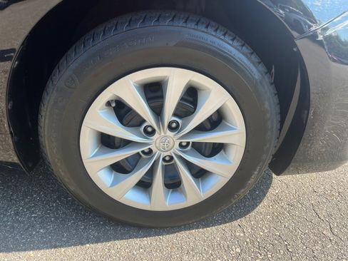 Used 2017 Toyota Camry LE FWD image 25