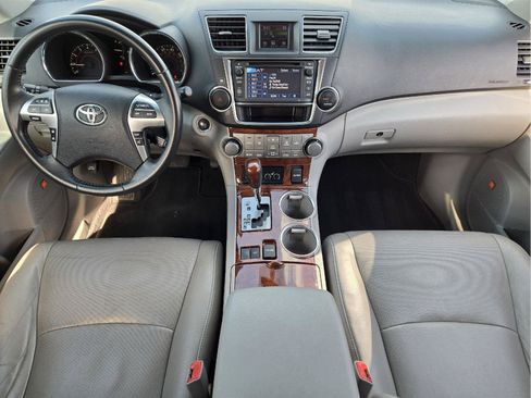 Used 2013 Toyota Highlander Limited FWD image 24