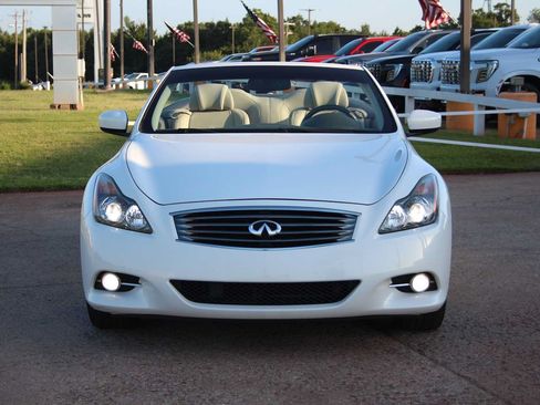 Used 2014 INFINITI Q60 Convertible w/ Premium Package RWD image 3