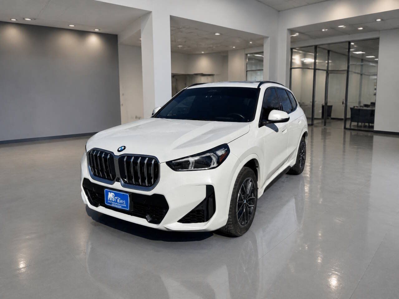 Used 2023 BMW X1 xDrive28i w/ Premium Package AWD/4WD image 2