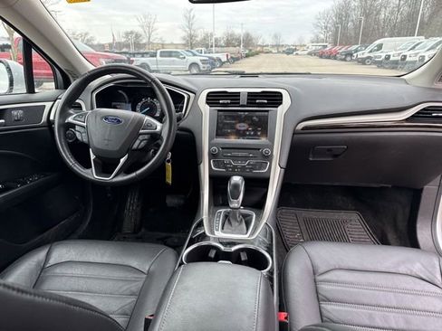 Used 2016 Ford Fusion SE w/ Equipment Group 202A image 11