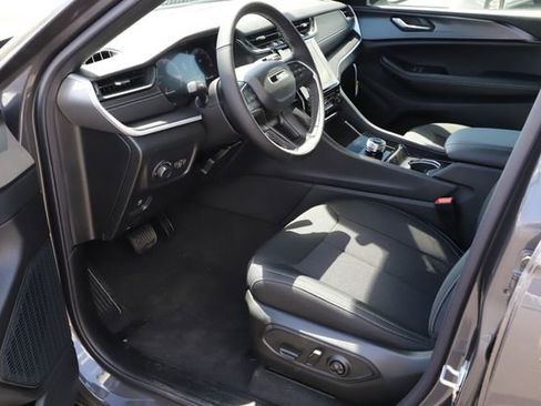 New 2026 Jeep Grand Cherokee L Laredo AWD/4WD image 9