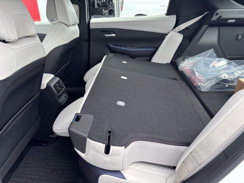 New 2026 Nissan Leaf Platinum+ w/ Cargo Package (Platinum+) FWD image 25