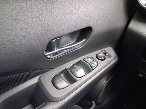 Used 2021 Nissan Kicks SV w/ Exterior Package FWD image 17