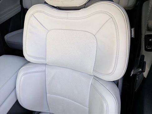 Used 2025 Lincoln Aviator Reserve w/ Luxury Package image 13