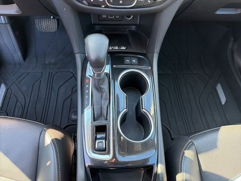 Used 2022 Chevrolet Equinox Premier image 19