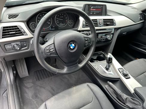 Used 2018 BMW 320i Sedan RWD image 15