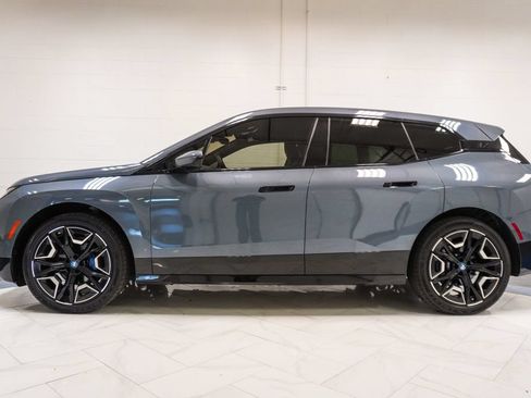 Used 2024 BMW iX xDrive50 w/ Sport Package AWD/4WD image 30