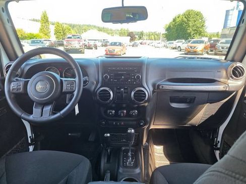 Used 2017 Jeep Wrangler Sport w/ Quick Order Package 24S AWD/4WD image 10