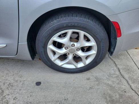 Used 2020 Chrysler Pacifica Limited w/ Advanced Safetytec Group image 5