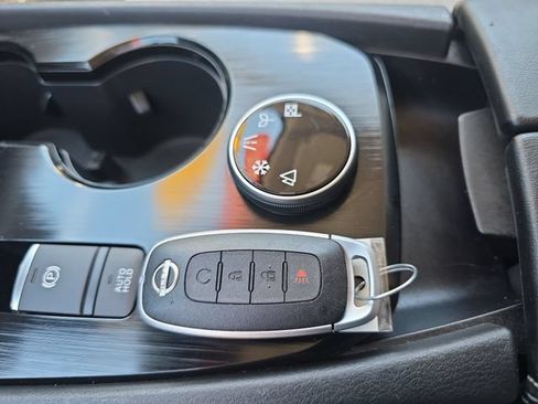Certified 2023 Nissan Rogue SV AWD/4WD image 33