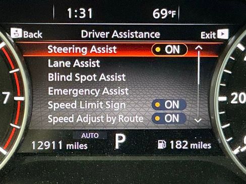 Used 2023 Nissan Rogue SL w/ SL Premium Package image 9