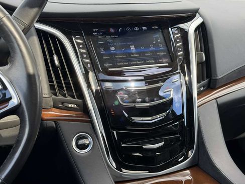 Used 2020 Cadillac Escalade Premium Luxury w/ Escalade Sport Edition AWD/4WD image 25