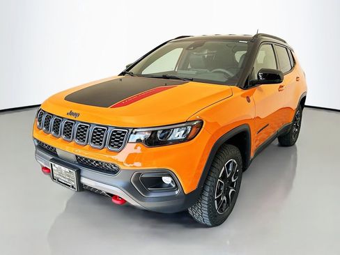 New 2026 Jeep Compass Trailhawk image 3