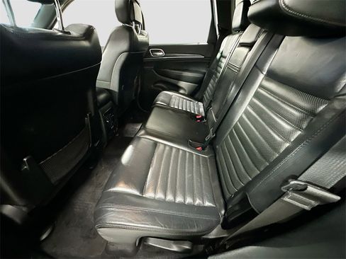 Used 2018 Jeep Grand Cherokee Limited image 26