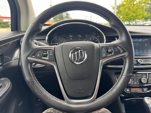 Used 2019 Buick Encore Essence FWD image 11