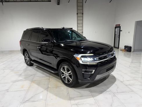 Used 2023 Ford Expedition Limited RWD image 3