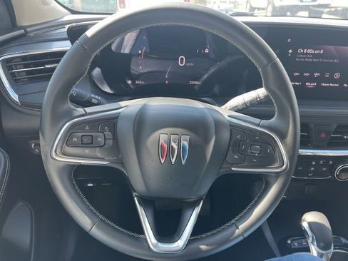 Used 2025 Buick Encore GX Preferred AWD/4WD image 33