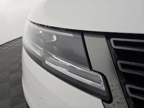 Certified 2025 Land Rover Range Rover Sport SE AWD/4WD image 9