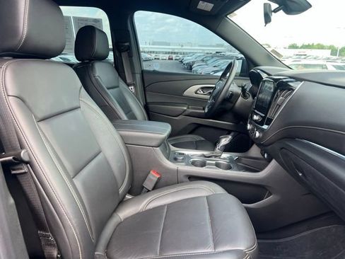 Used 2022 Chevrolet Traverse LT w/ Midnight/Sport Edition AWD/4WD image 11