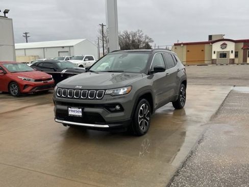 Used 2022 Jeep Compass Limited image 2
