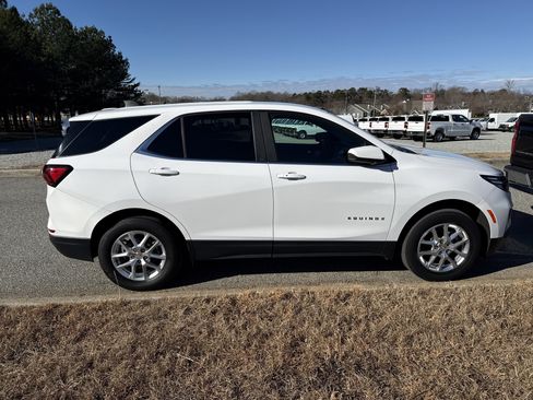 Used 2022 Chevrolet Equinox LT image 11