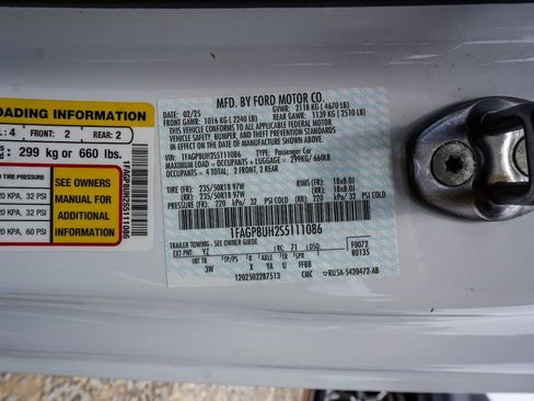 Used 2025 Ford Mustang Premium RWD image 35