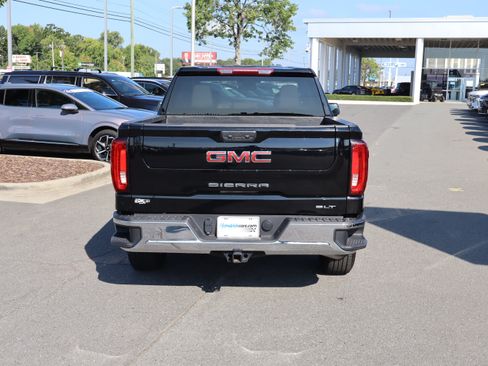Used 2025 GMC Sierra 1500 SLT AWD/4WD image 9
