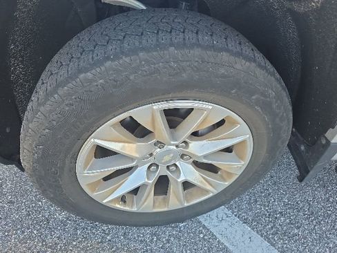 Used 2019 Chevrolet Silverado 1500 LTZ w/ LTZ Premium Package AWD/4WD image 9