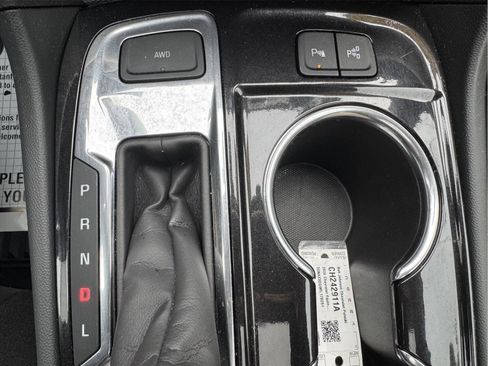 Used 2024 Chevrolet Equinox Premier image 23