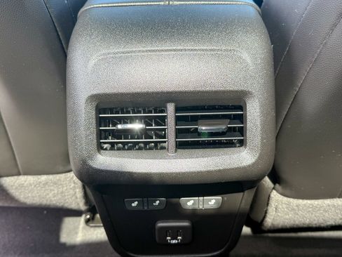 Certified 2022 Chevrolet Equinox Premier AWD/4WD image 24