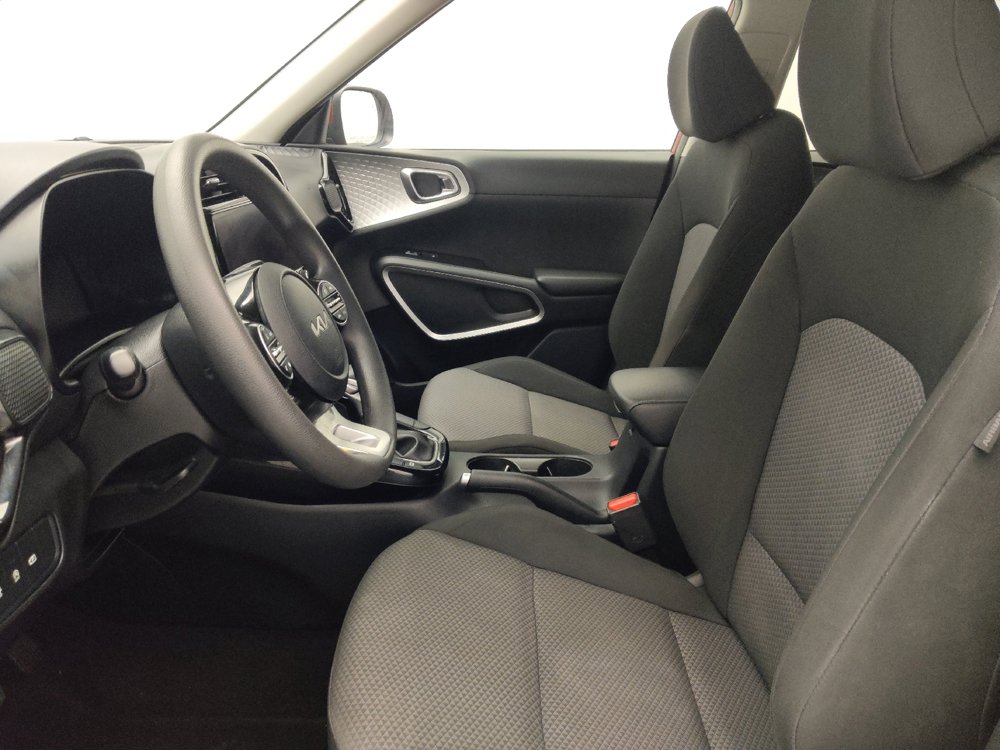 Used 2024 Kia Soul S FWD image 17