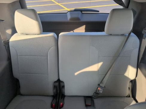 Used 2018 Chevrolet Traverse LT FWD image 34