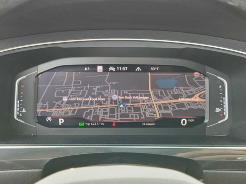 Used 2024 Volkswagen Tiguan SEL R-Line image 29