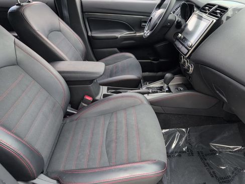 Used 2025 Mitsubishi Outlander Sport SE AWD/4WD image 30