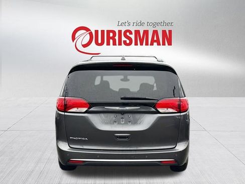 Used 2017 Chrysler Pacifica Touring-L image 3