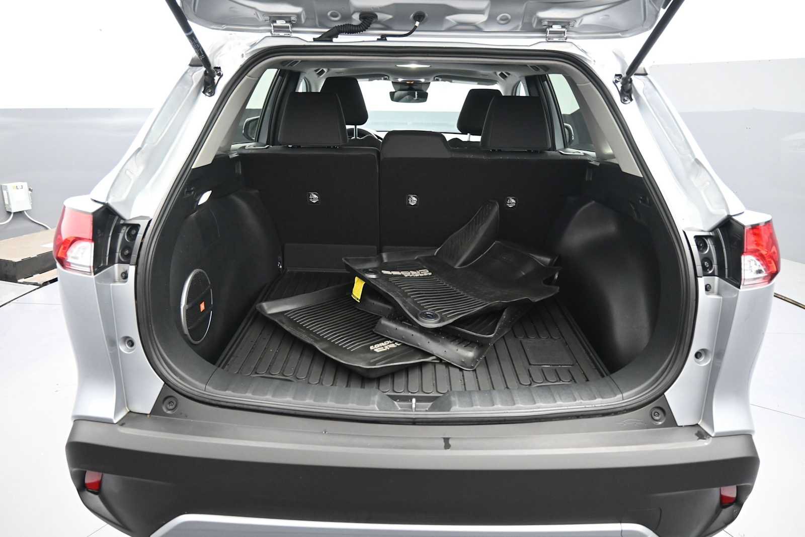 Certified 2024 Toyota Corolla Cross LE w/ Moonroof Package AWD/4WD image 20