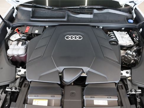 New 2026 Audi Q8 Prestige image 4