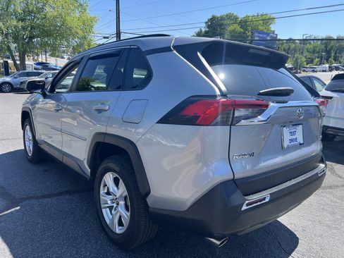 Used 2020 Toyota RAV4 XLE w/ Convenience Package image 3