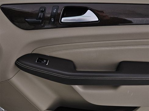 Used 2013 Mercedes-Benz ML 350 2WD image 30