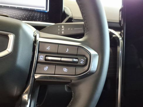 Used 2025 GMC Sierra EV Denali AWD/4WD image 19